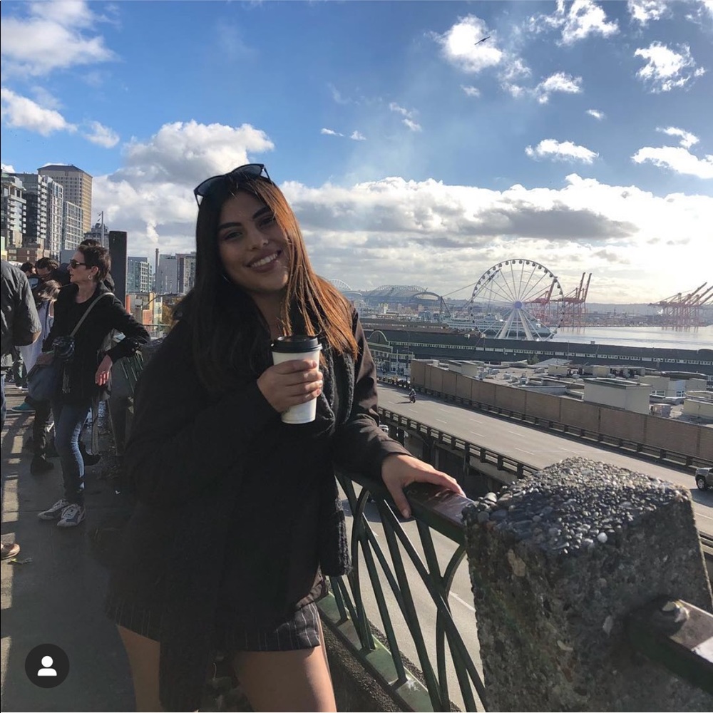 Meet your Posher, Shoshana